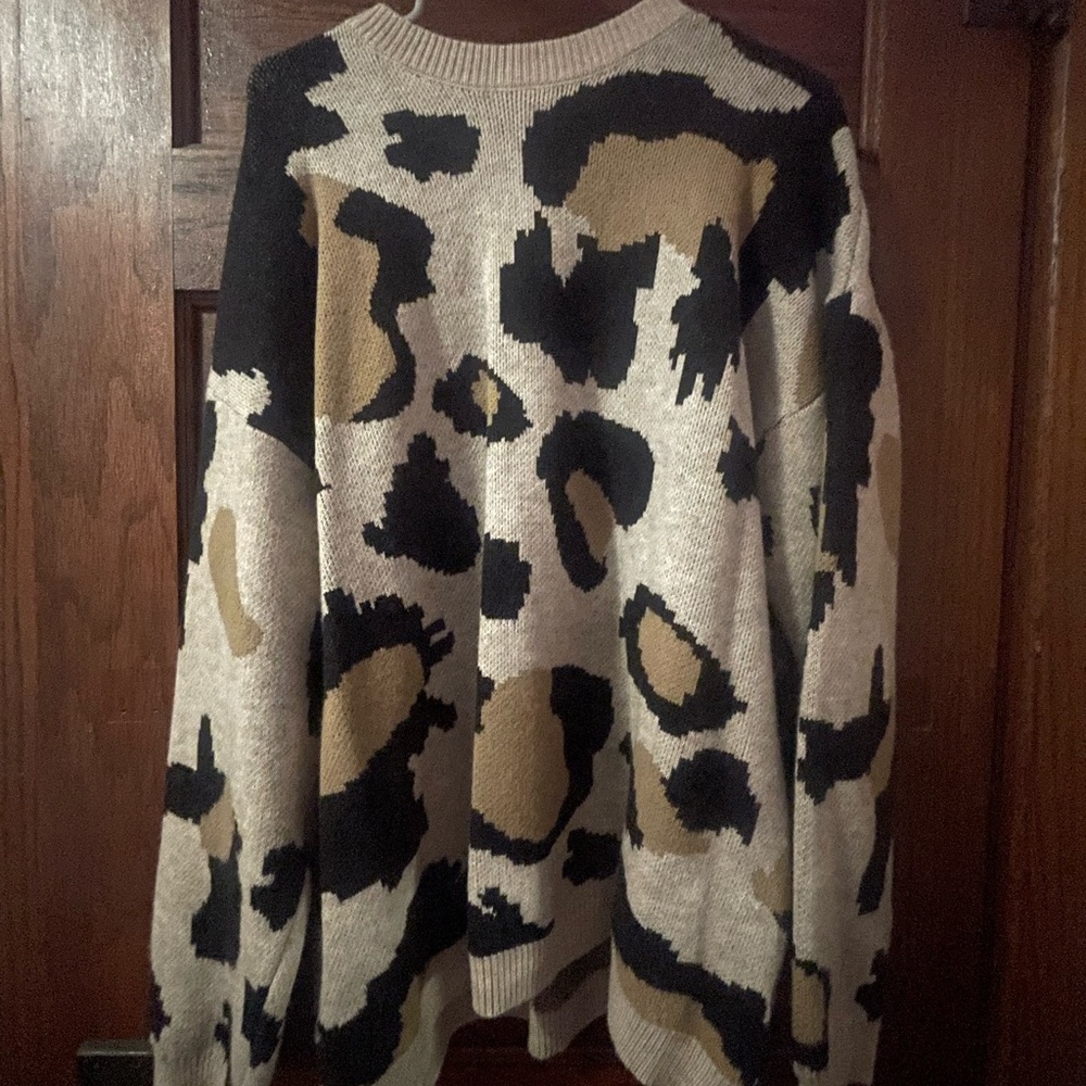 SHEIN Black and Tan Patterned Sweater